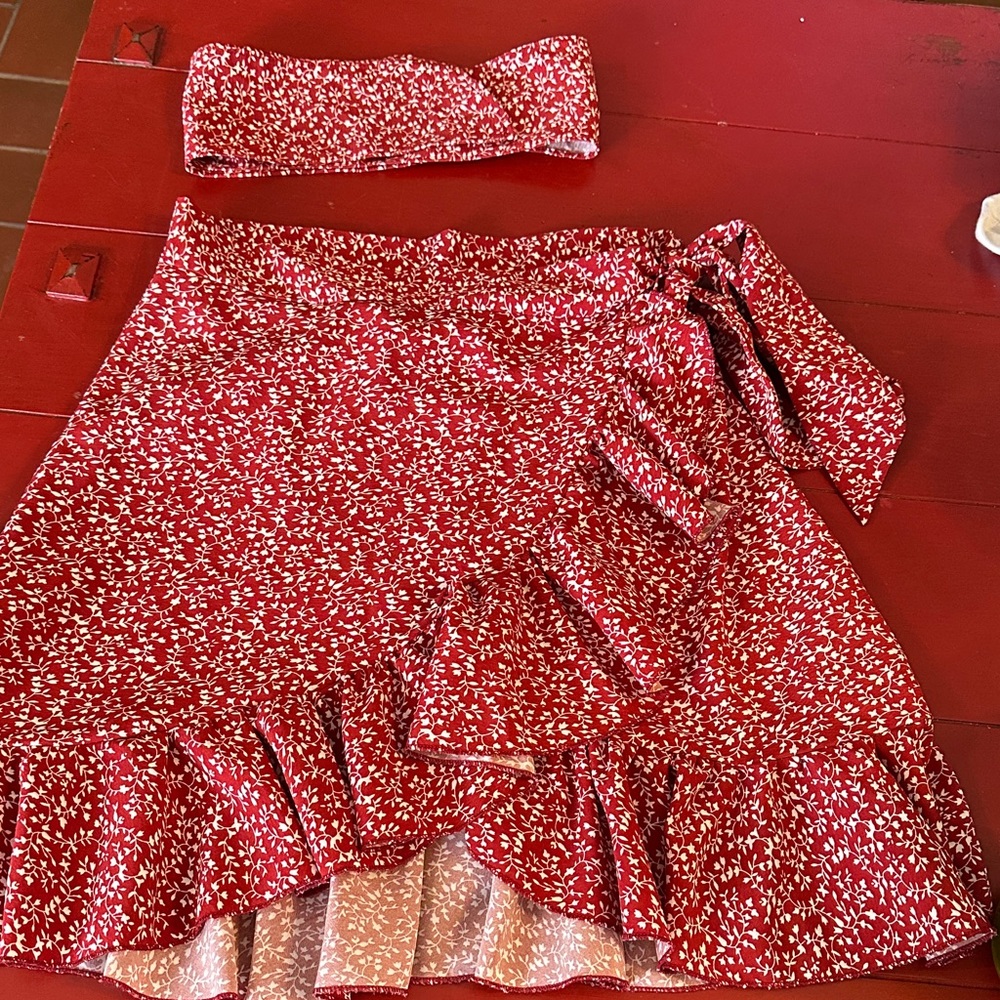 SHEIN Red and White Floral Skirt Set size 2 with head scarf XS